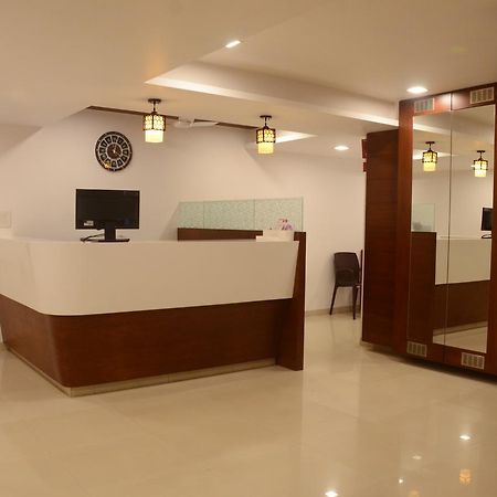 Hotel Ideal Vadodara Kültér fotó