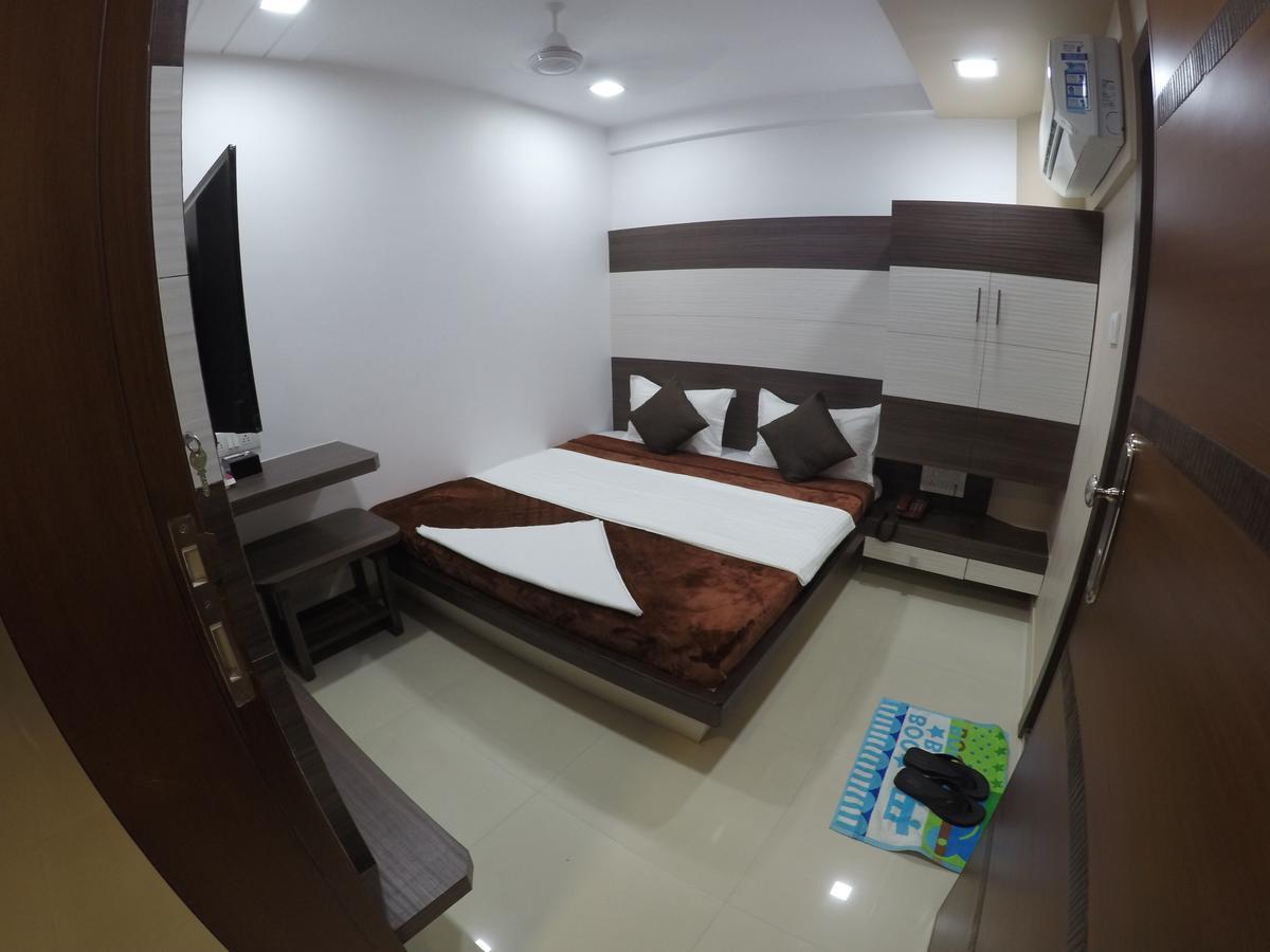 Hotel Ideal Vadodara Kültér fotó