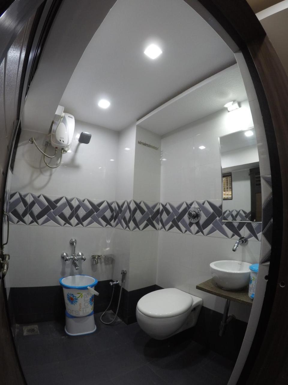 Hotel Ideal Vadodara Kültér fotó