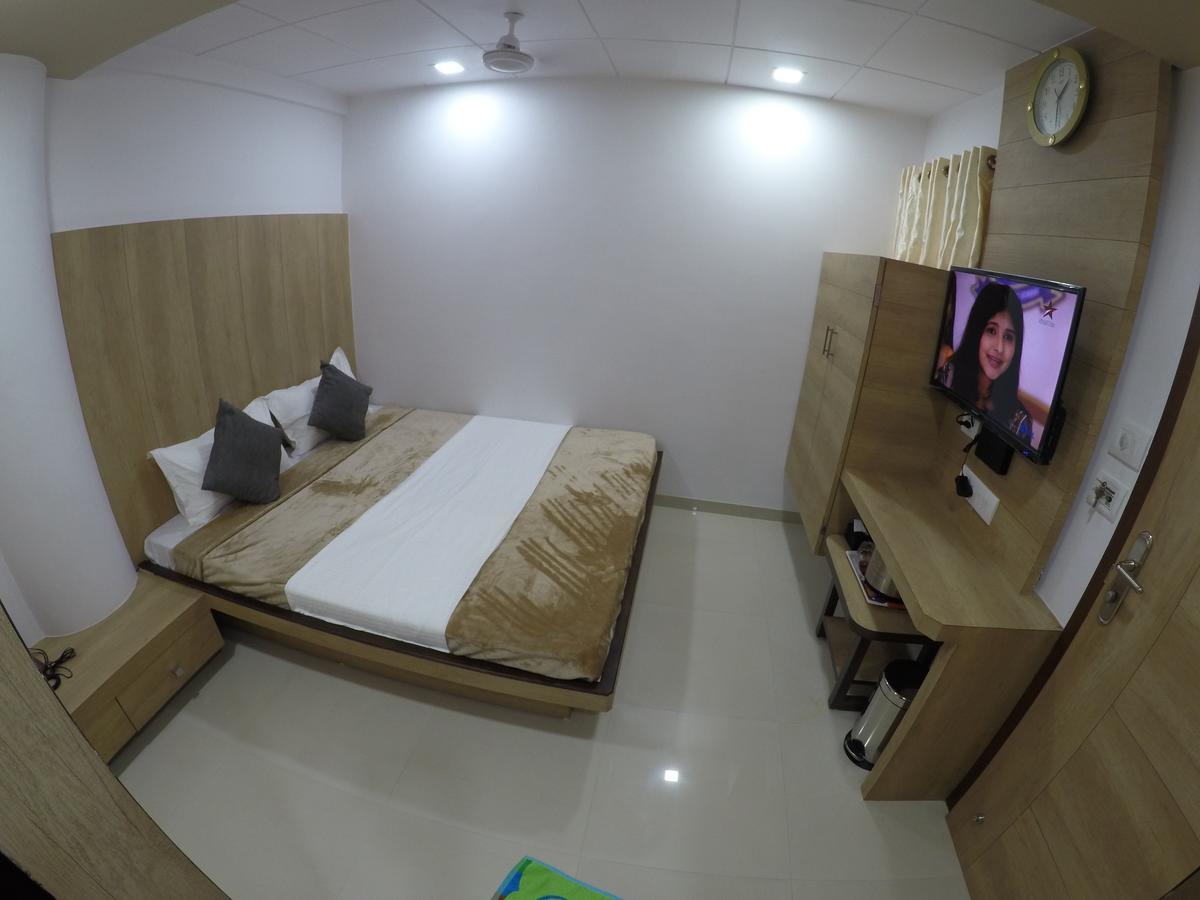 Hotel Ideal Vadodara Kültér fotó