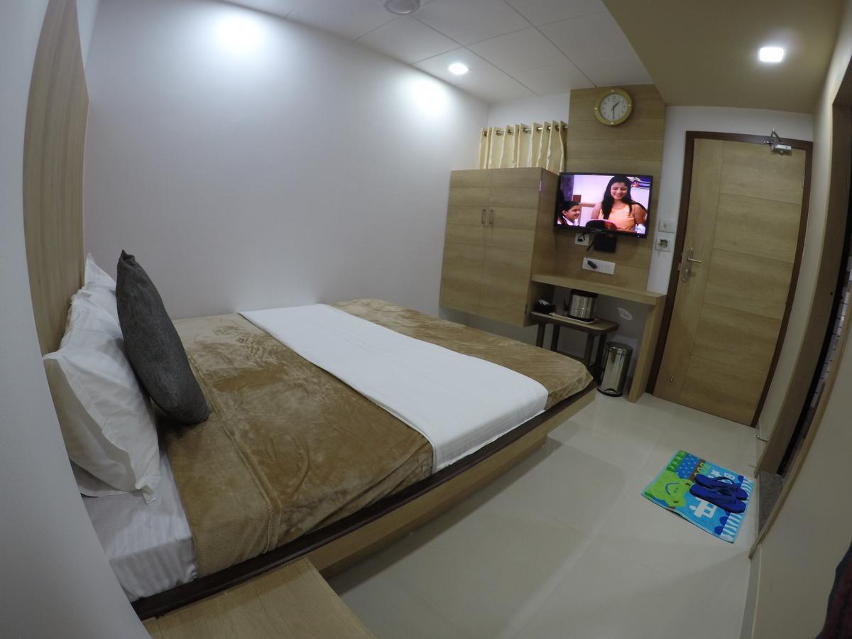 Hotel Ideal Vadodara Kültér fotó
