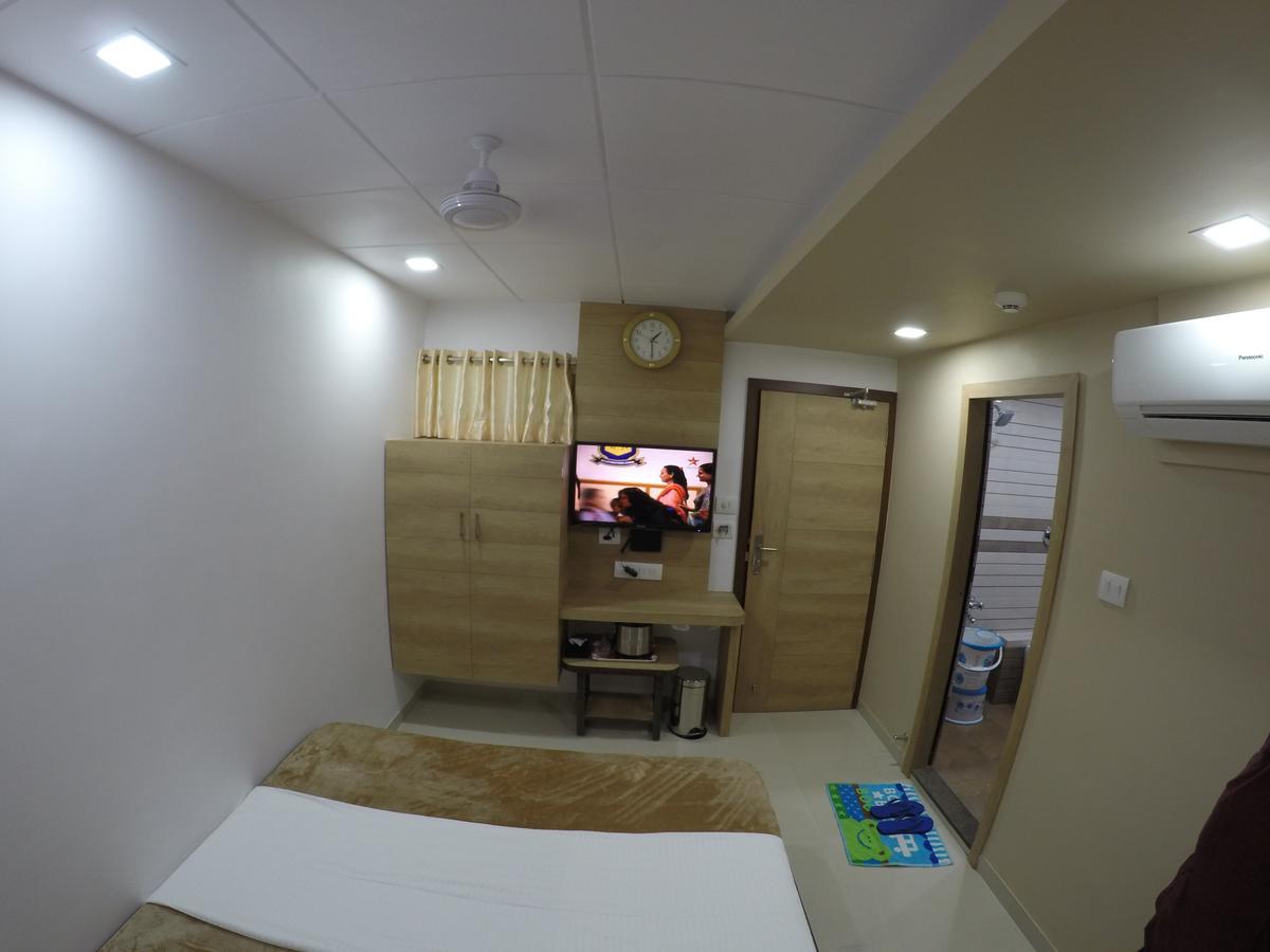 Hotel Ideal Vadodara Kültér fotó