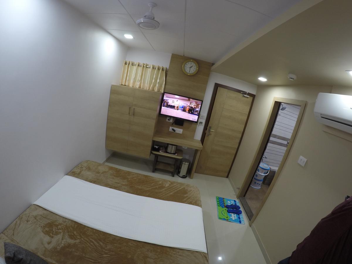 Hotel Ideal Vadodara Kültér fotó